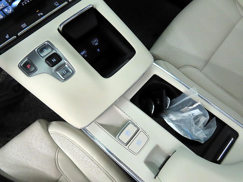 HYUNDAI Grandeur - Vista 10