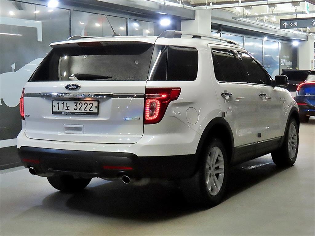 Ford Explorer - Vista 4