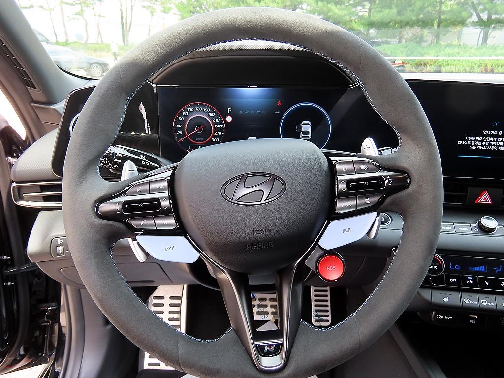 HYUNDAI Avante - Vista 8
