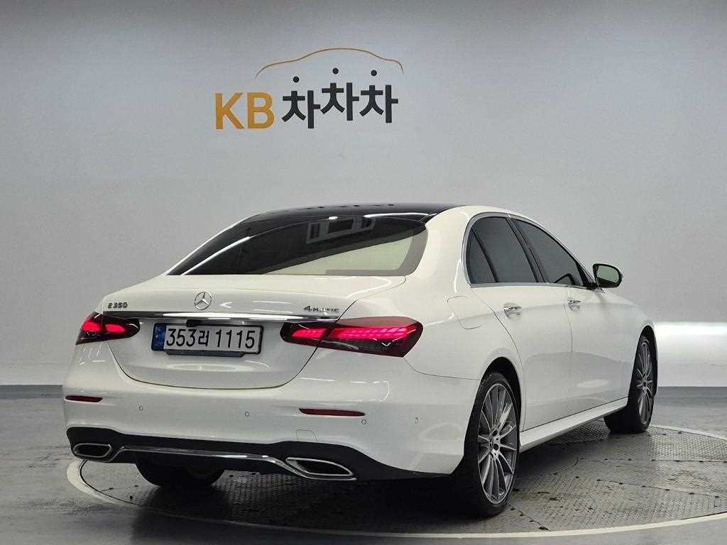 Mercedes Benz E class - Vista 3