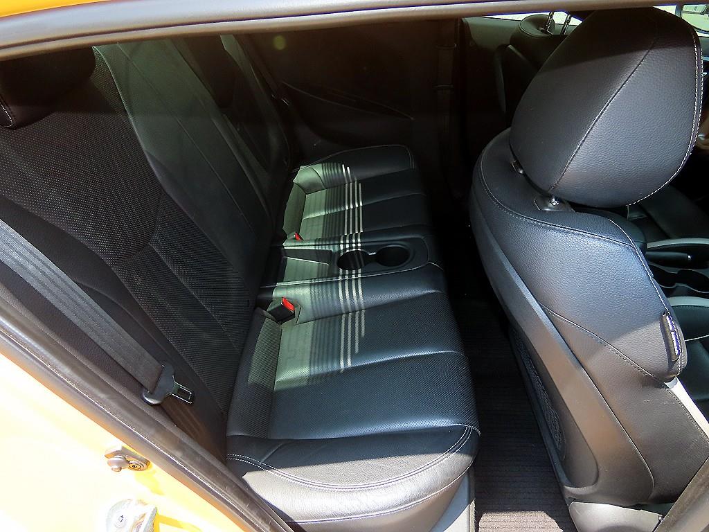 HYUNDAI Veloster - Vista 8