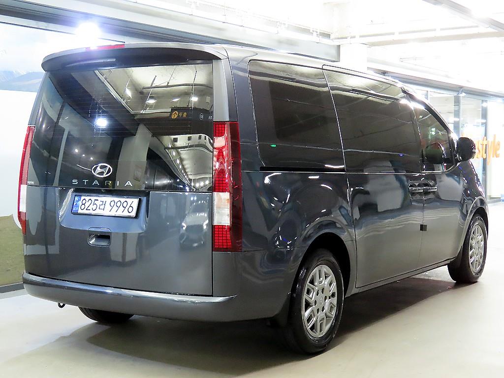 HYUNDAI Staria - Vista 4