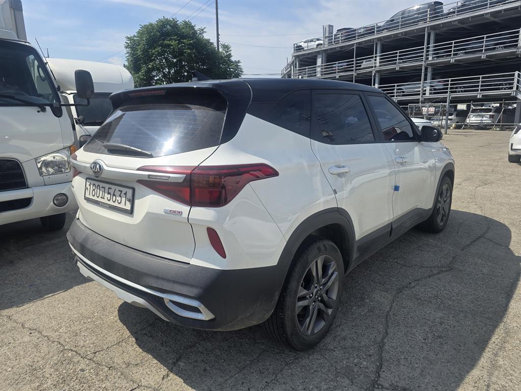 KIA Seltos - Vista 4