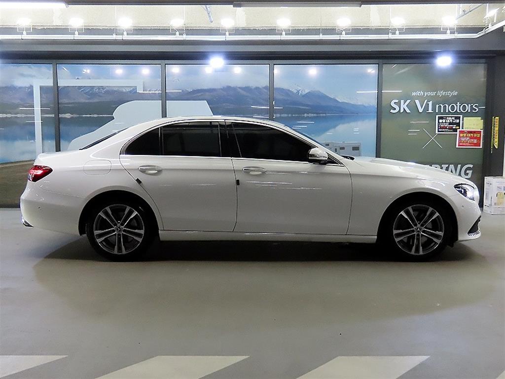 Mercedes Benz E class - Vista 3