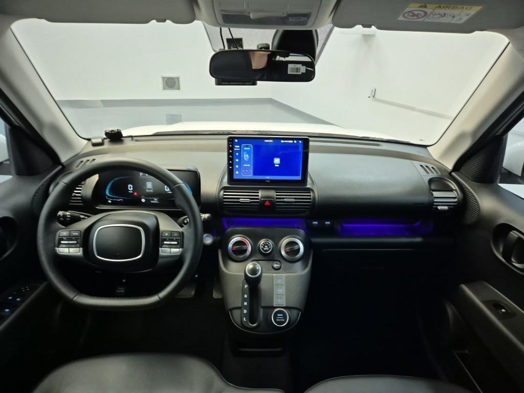 HYUNDAI Casper - Vista 9