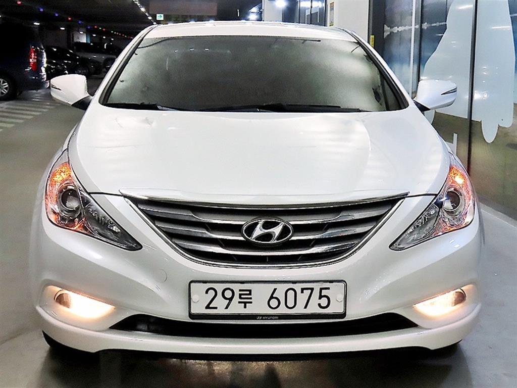 HYUNDAI Sonata - Vista 2