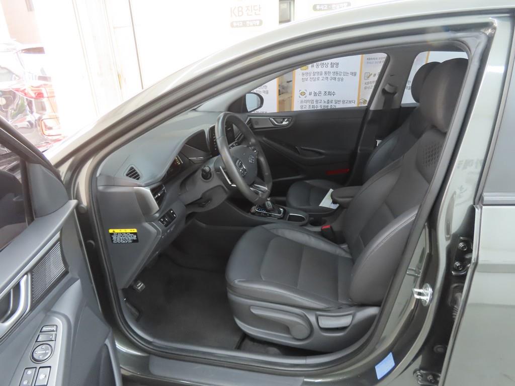 HYUNDAI Ioniq - Vista 5