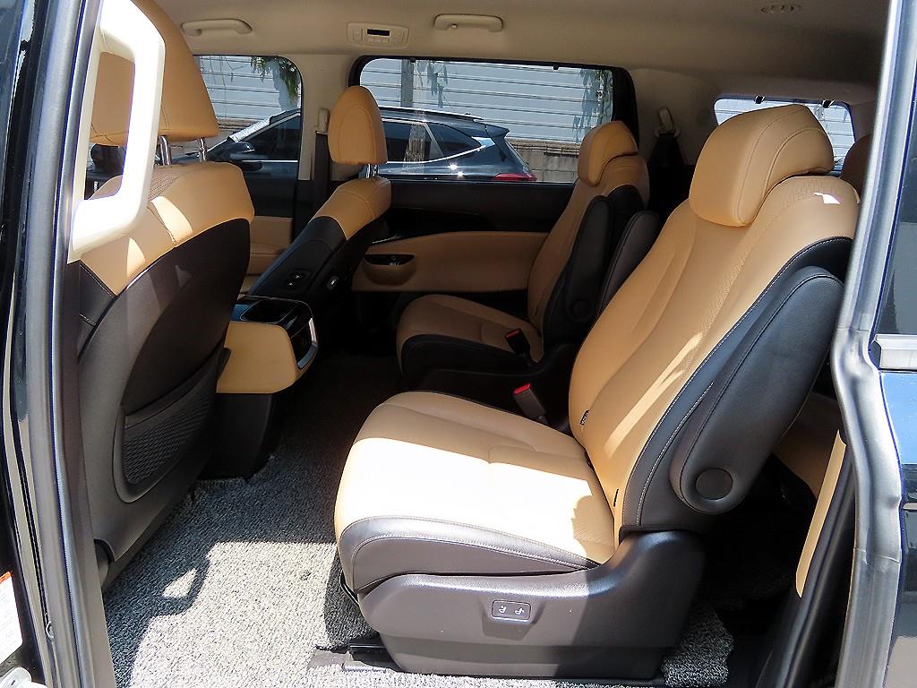 KIA Carnival - Vista 6