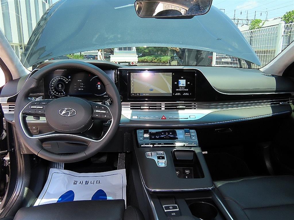 HYUNDAI Grandeur - Vista 6