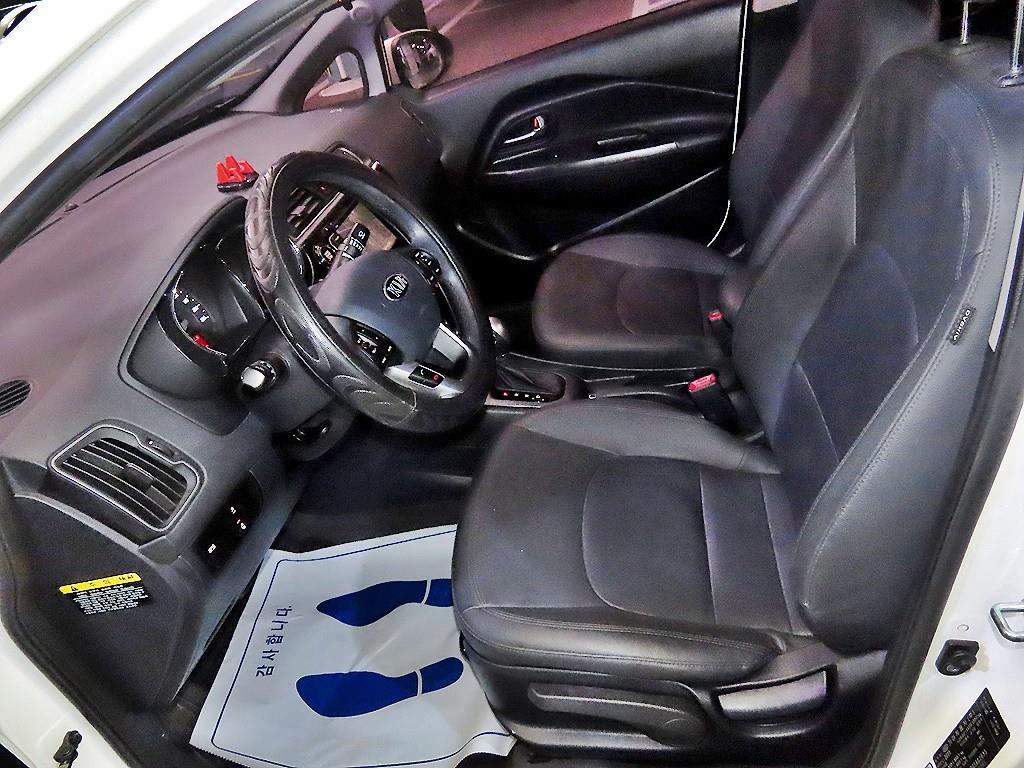 KIA Pride - Vista 6