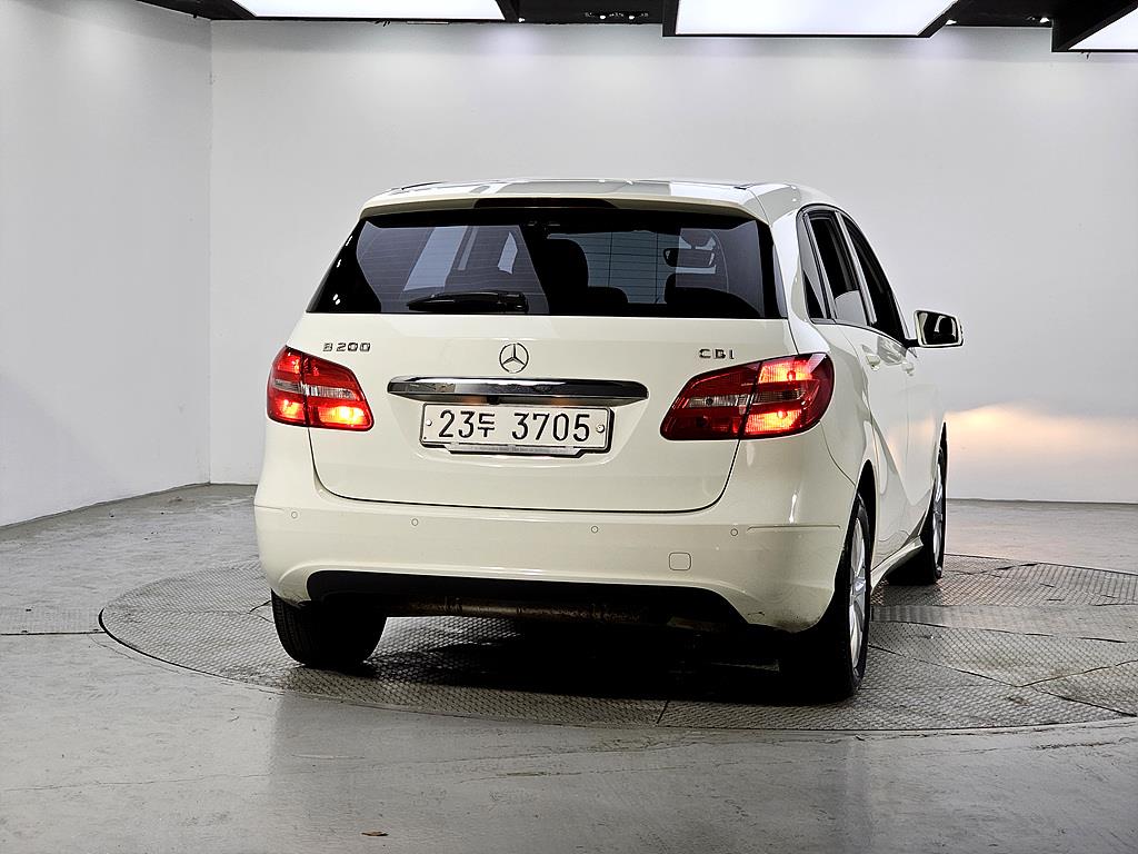 Mercedes Benz B Class (MY B) - Vista 3