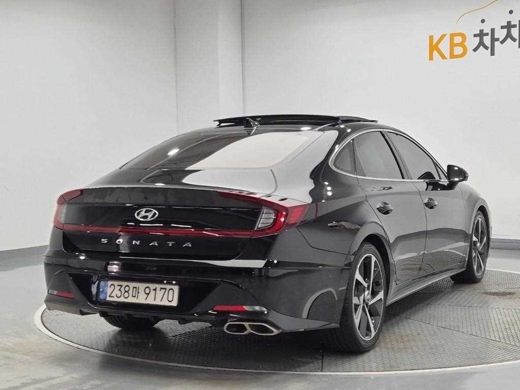 HYUNDAI Sonata - Vista 3