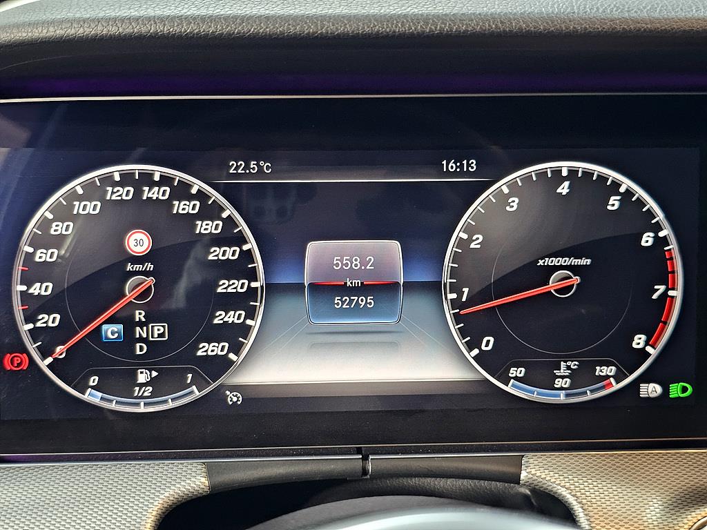 Mercedes Benz E class - Vista 9