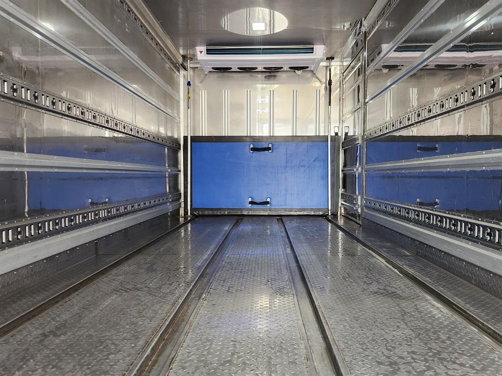 medium and large cargo truck - Vista 12