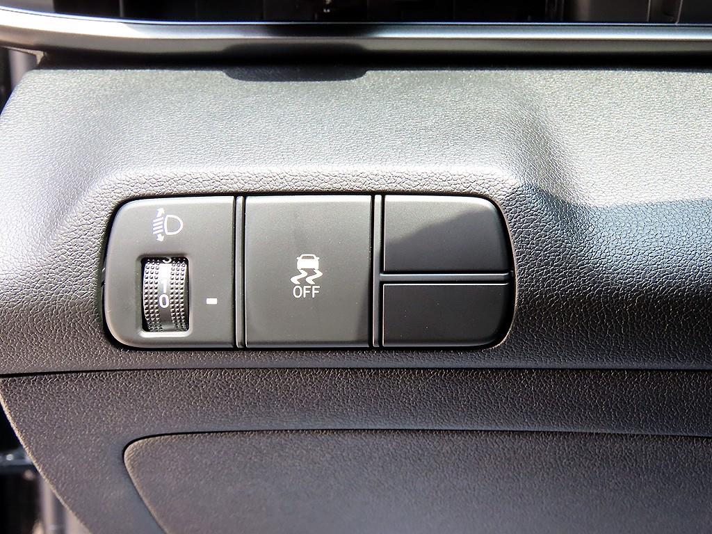 HYUNDAI Avante - Vista 12