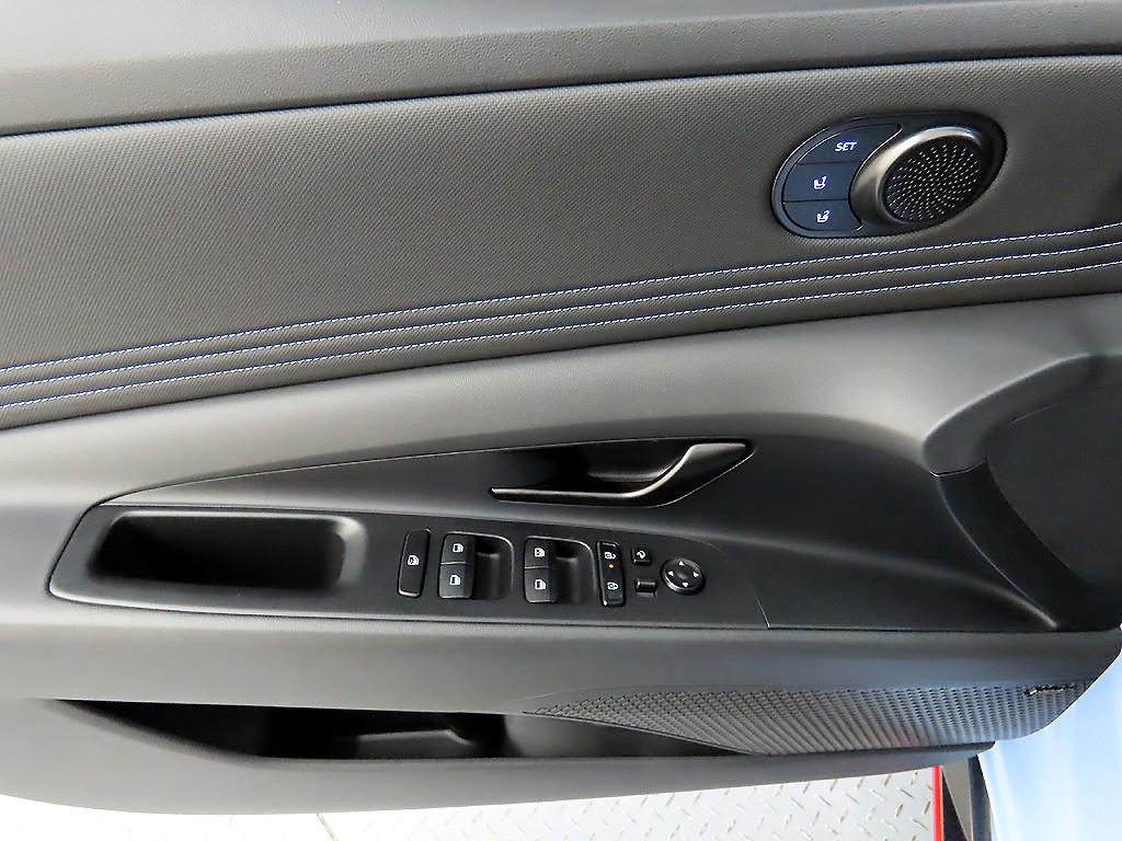 HYUNDAI Avante - Vista 11