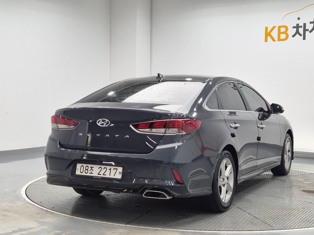 HYUNDAI Sonata - Vista 2