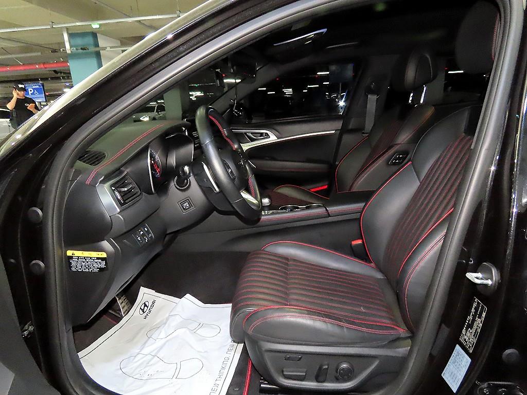 Genesis G70 - Vista 6