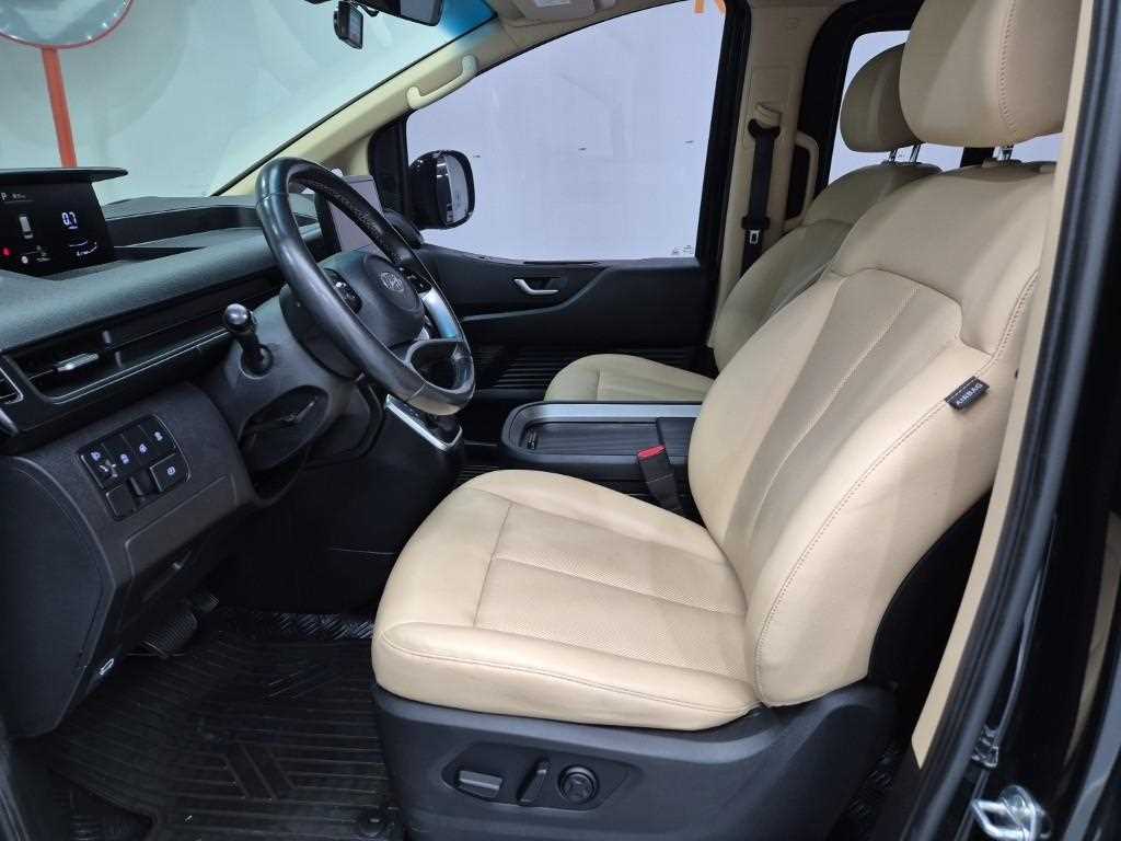 HYUNDAI Staria - Vista 11