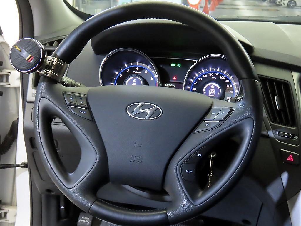 HYUNDAI Sonata - Vista 10