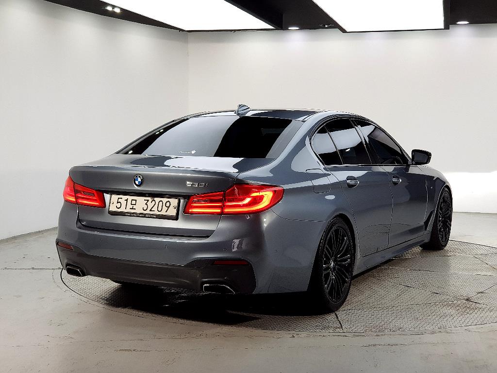 BMW 5 Series - Vista 4