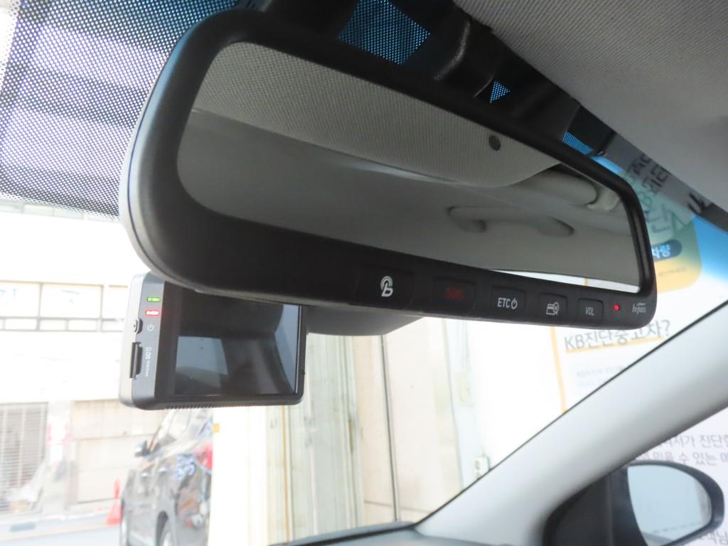 HYUNDAI Ioniq - Vista 11
