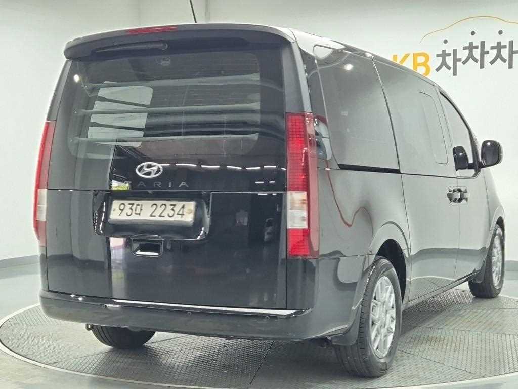 HYUNDAI Staria - Vista 3