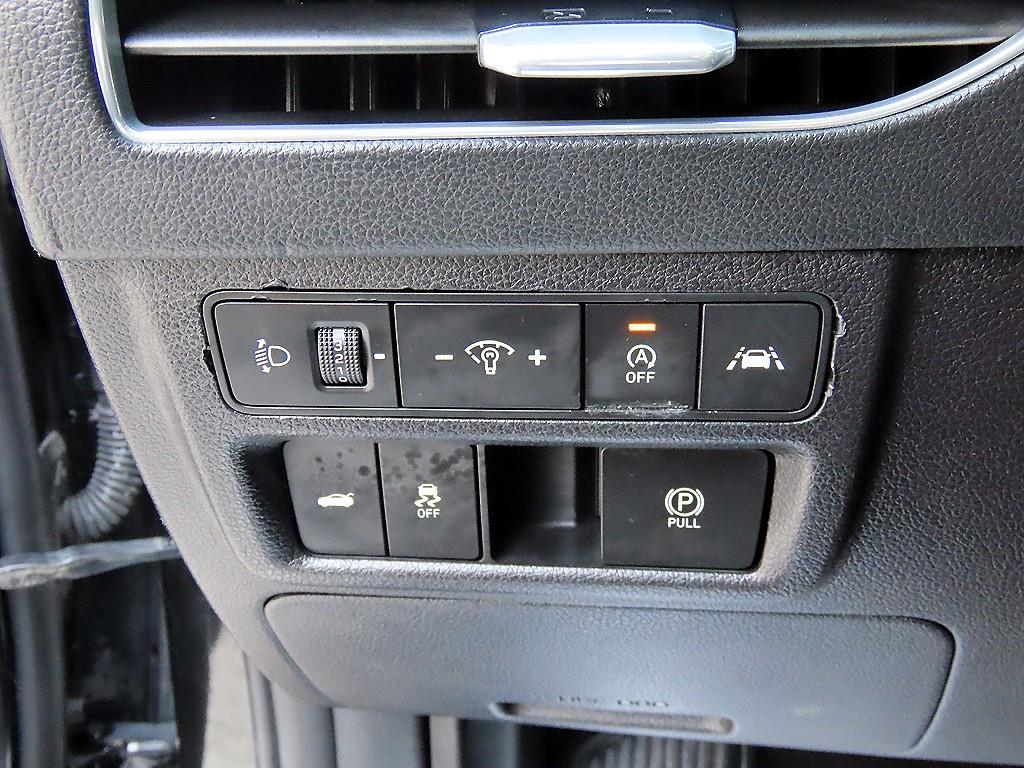 HYUNDAI Sonata - Vista 12