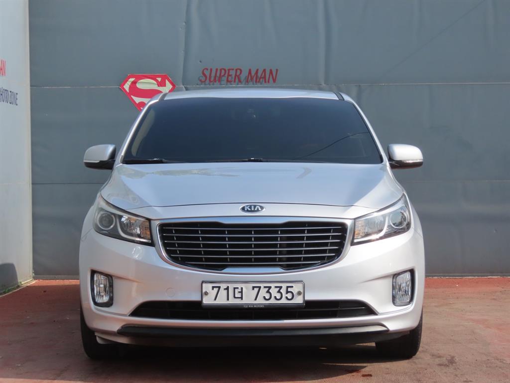 KIA Carnival - Vista 3