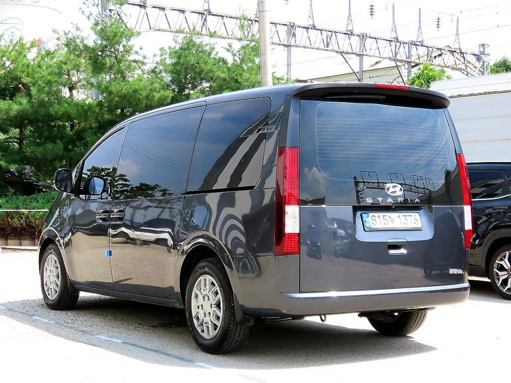 HYUNDAI Staria - Vista 3
