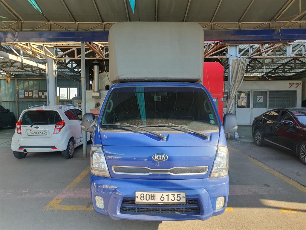 Small Truck Cargo (small) - Vista 2