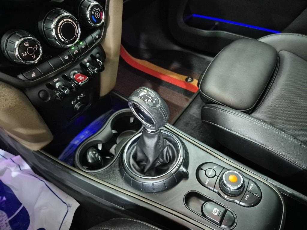 Mini Countryman - Vista 8