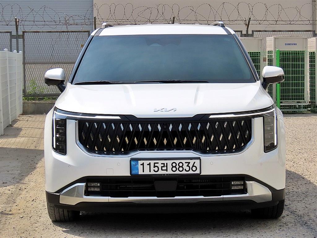 KIA Carnival 2025 Blanco - Importación desde Corea - HF Imports Iquique - Foto 1