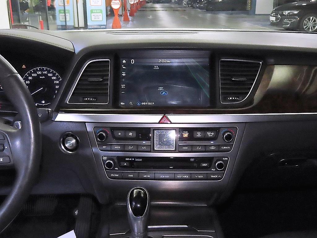 HYUNDAI Genesis - Vista 11