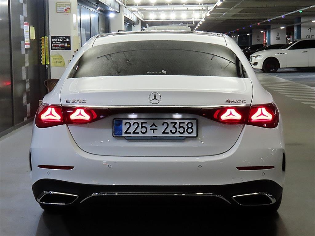 Mercedes Benz E class - Vista 7