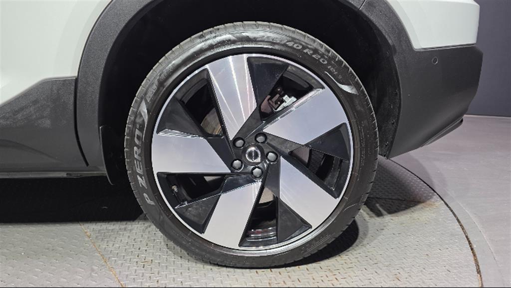 Volvo XC40 - Vista 8