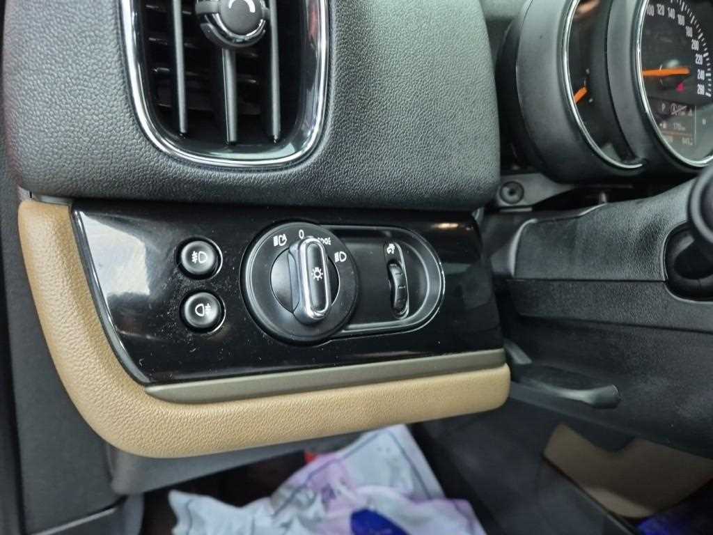 Mini Countryman 2018 Rojo - Importación desde Corea - HF Imports Iquique - Foto 17