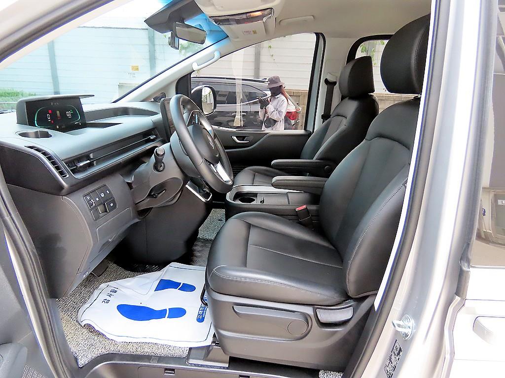 HYUNDAI Staria - Vista 5