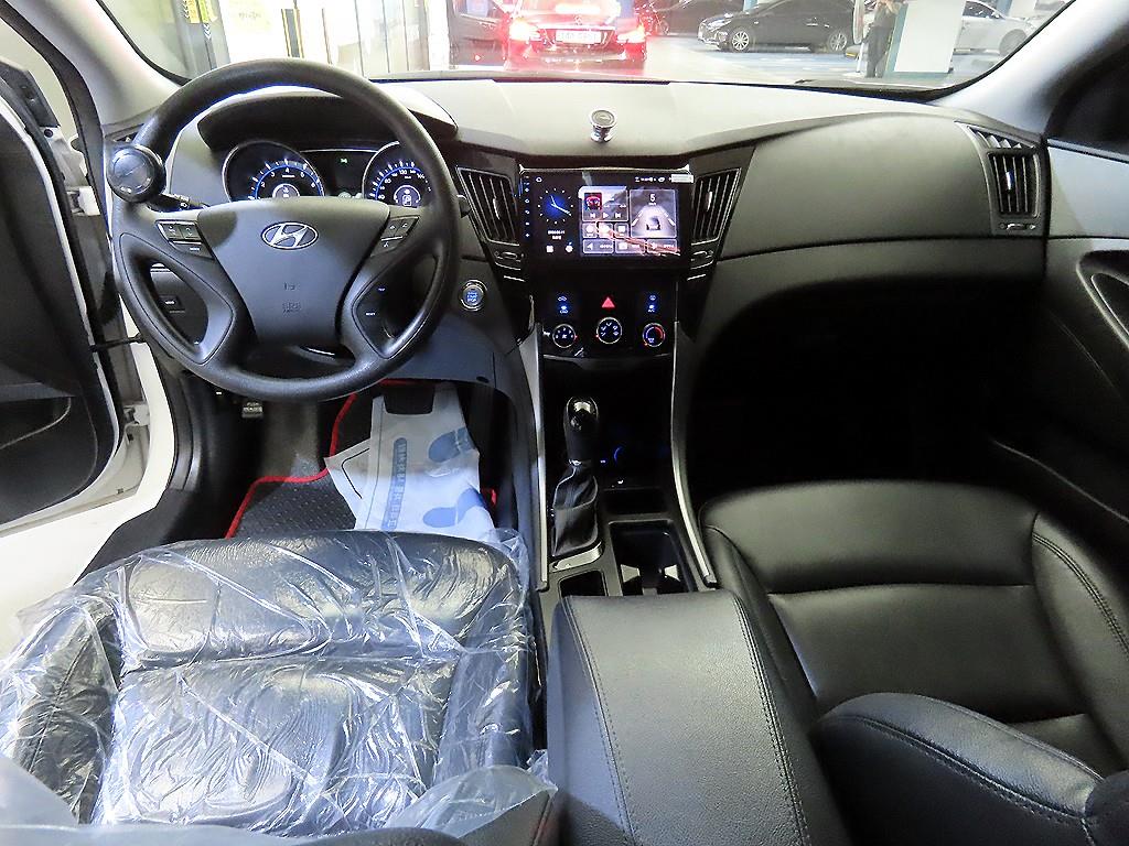 HYUNDAI Sonata - Vista 10