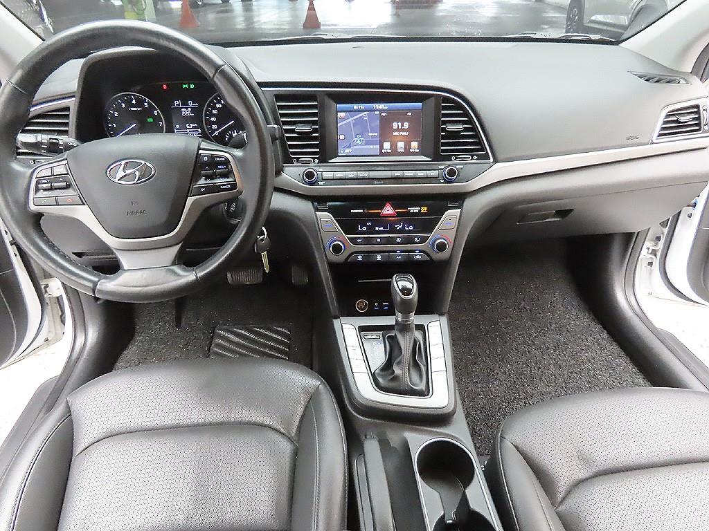 HYUNDAI Avante 2016 Blanco - Importación desde Corea - HF Imports Iquique - Foto 9