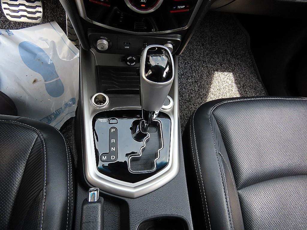 Ssangyong Tivoli - Vista 12
