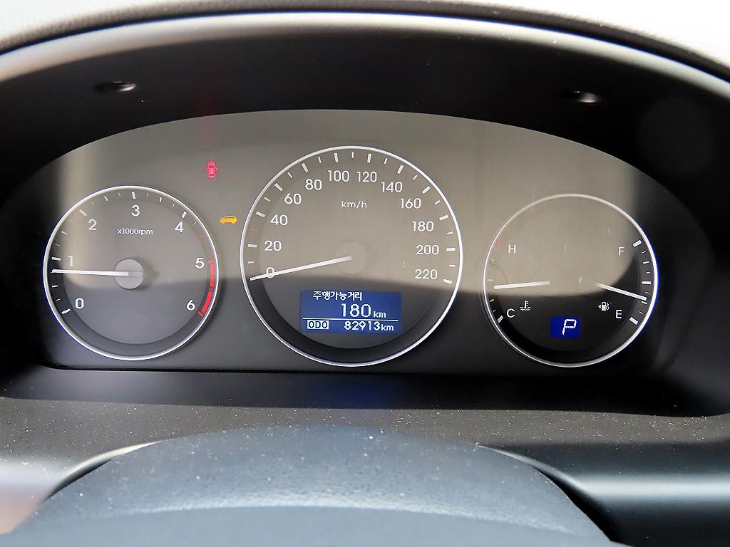 HYUNDAI Starex - Vista 9