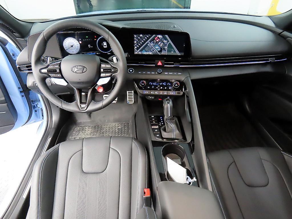 HYUNDAI Avante - Vista 7