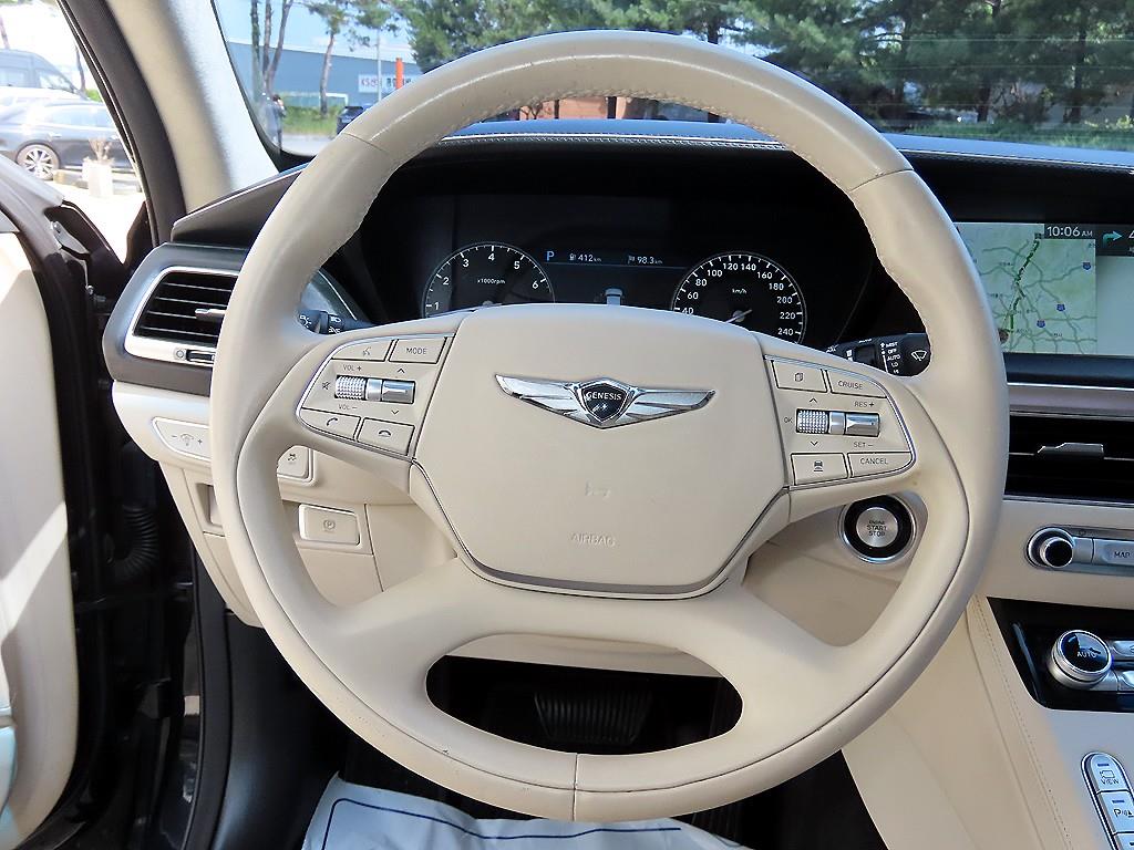 Genesis G90 - Vista 8
