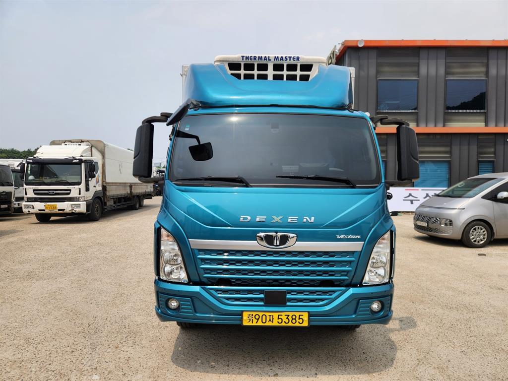 medium and large cargo truck - Vista 2