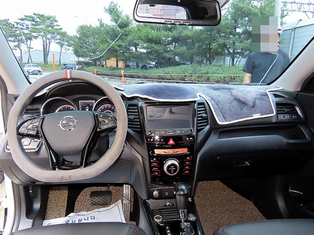 Ssangyong Tivoli - Vista 9