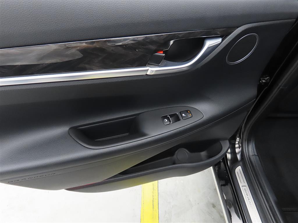 HYUNDAI Grandeur 2018 Negro - Importación desde Corea - HF Imports Iquique - Foto 14