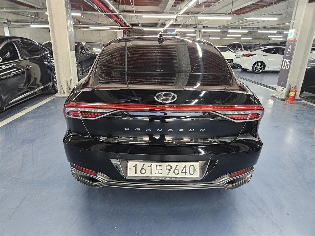 HYUNDAI Grandeur - Vista 4