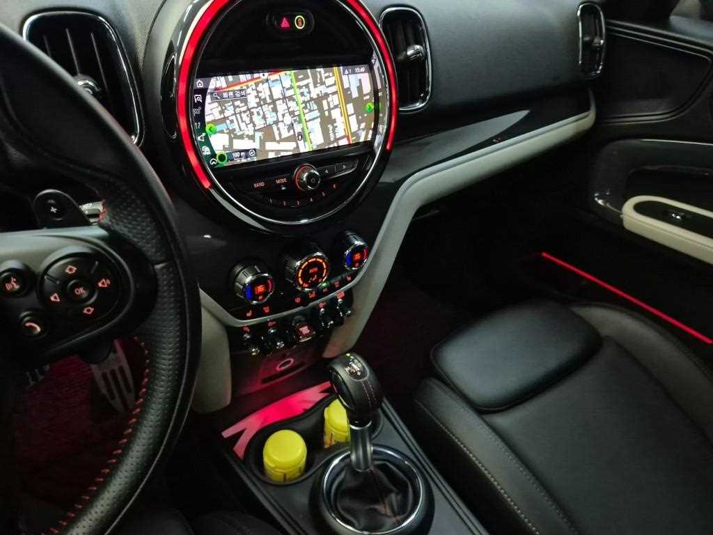 Mini Countryman - Vista 12