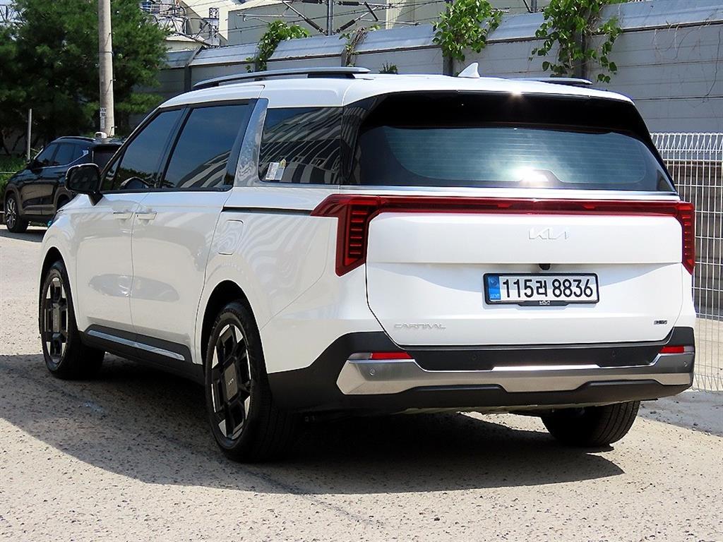 KIA Carnival - Vista 3